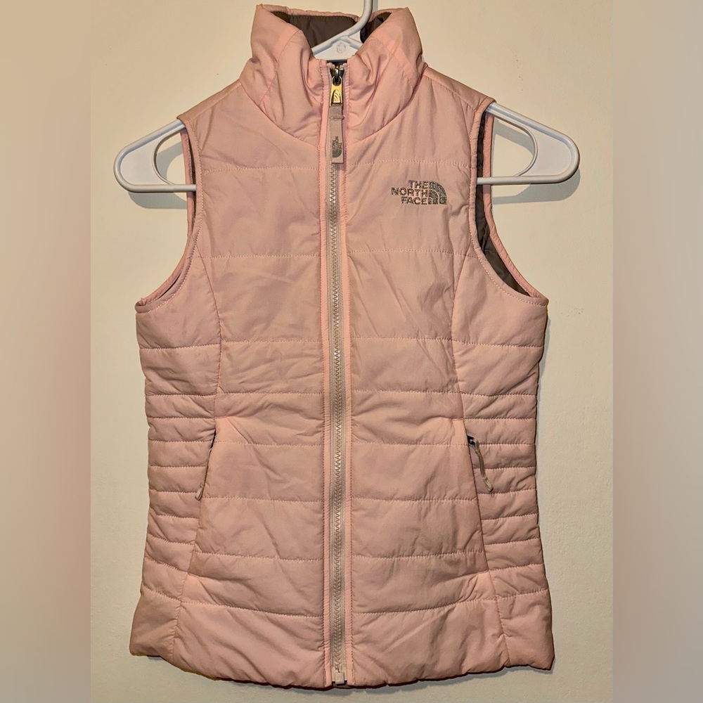 The north face girls size small 7/8 light pink puffer vest